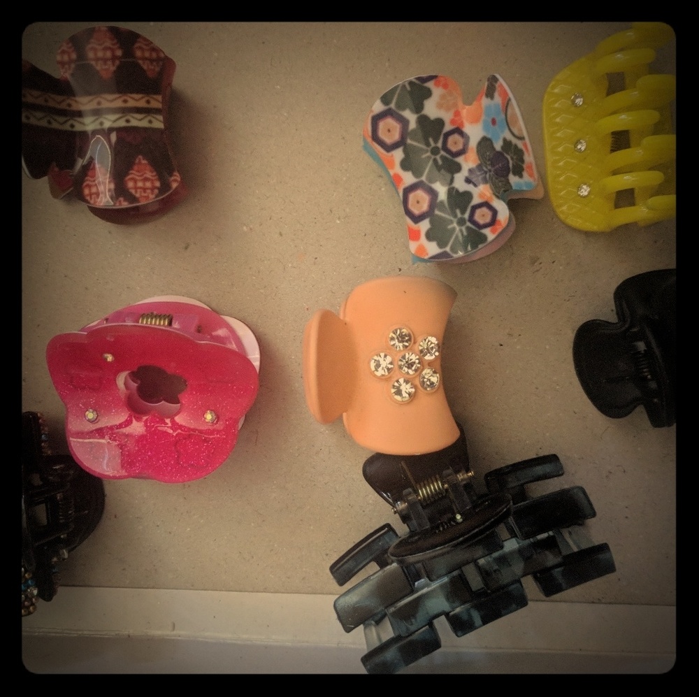 Eight hair claws, brand new
